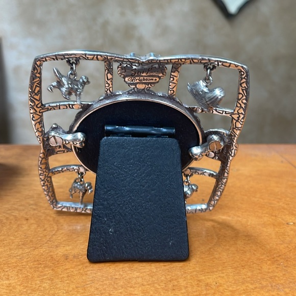 Brighton Snif… Silvertone Dogs Picture Frame - Picture 7 of 12